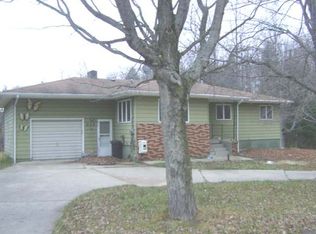 539 Siegle St, Farwell, MI 48622
