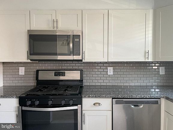 5th image of 7053 Large St