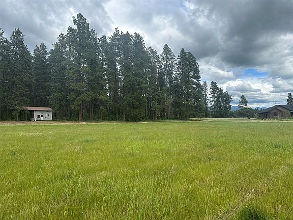 2nd image of 19 Elk Meadow Ln