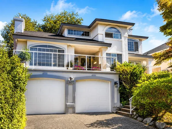 2607 Panorama Dr, Coquitlam, BC V3E 2W1