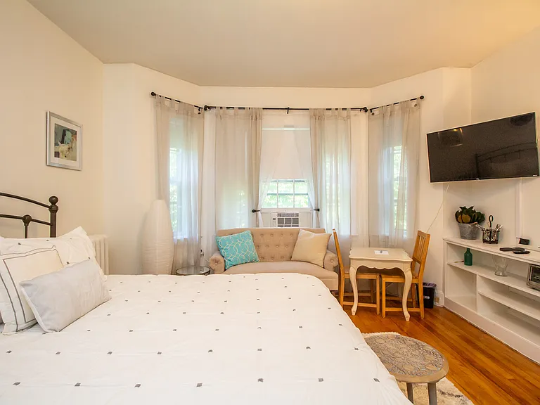 1253 Beacon St #C4 — Photo 2