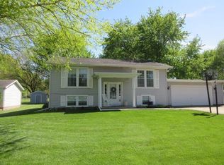 28469 W Thome Rd, Rock Falls, IL 61071