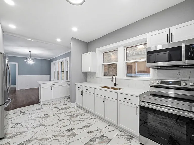 8024 S Vernon Ave #1 — Photo 7