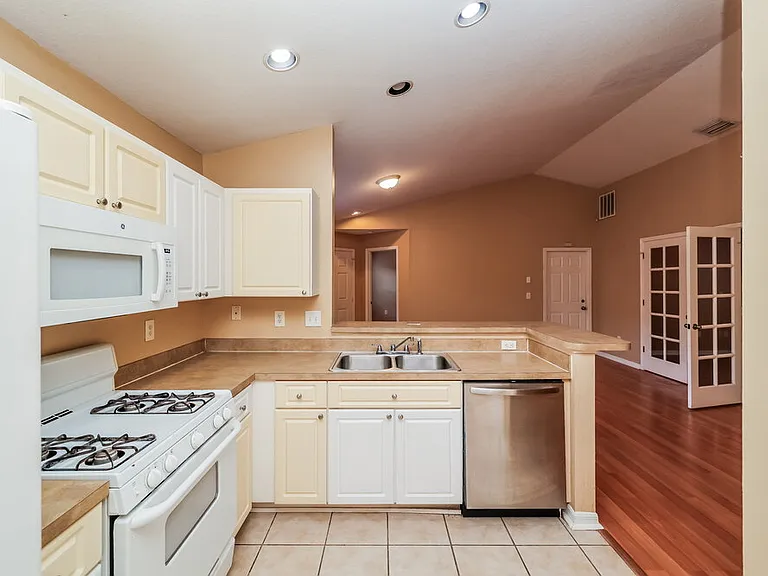6708 Summer Haven Dr — Photo 5