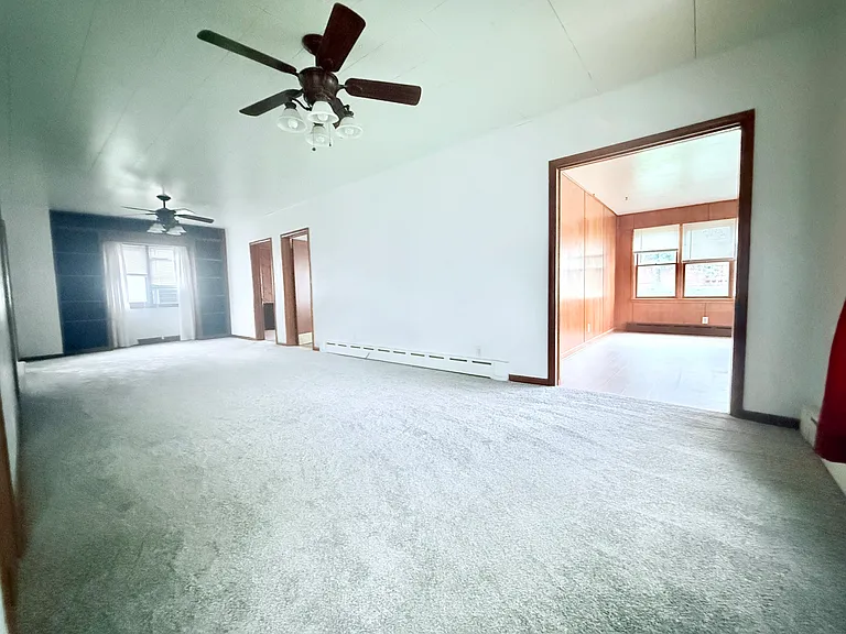 601 Clark St — Photo 3