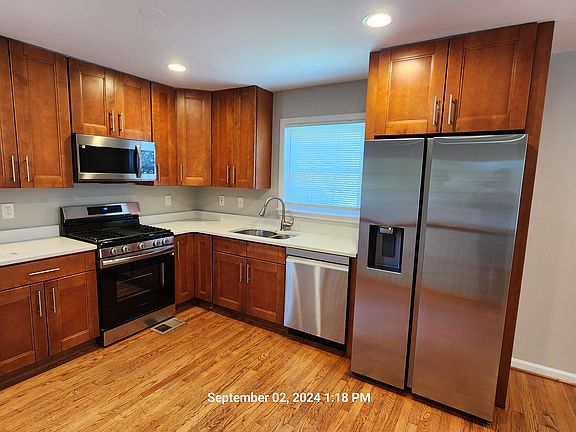 4th image of 10710 Vaughn St