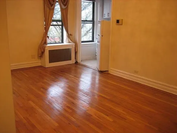 4414 Newtown Rd APT 4T, Astoria, NY 11103
