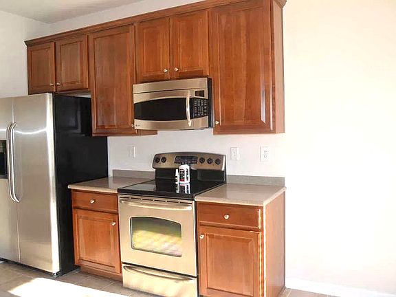 5th image of 449 Lazy Creek Ln