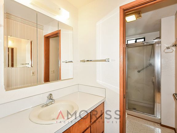 5th image of 5040 Oakmont Pl SE
