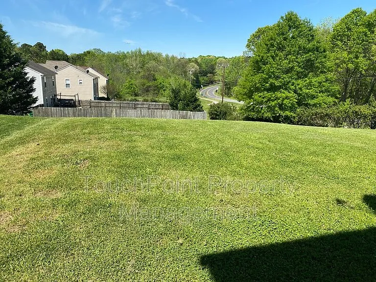 7302 Woodbourne Ln — Photo 16
