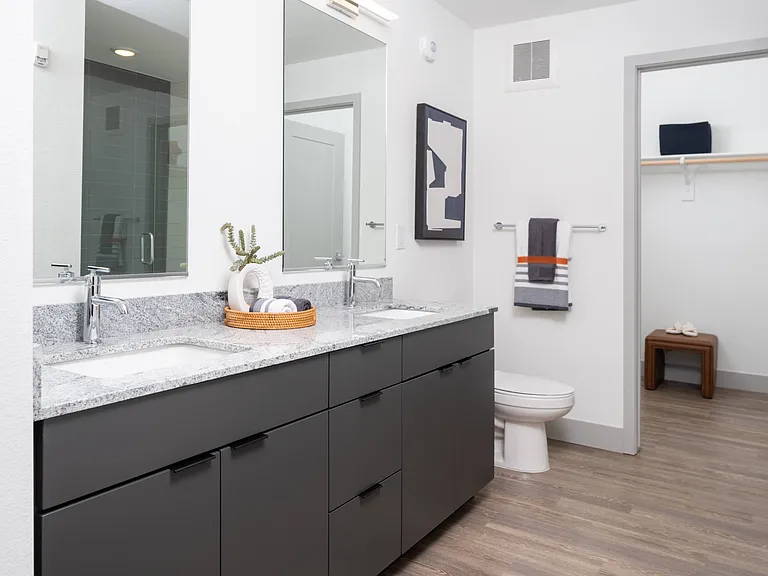 Legacy Metro 525 — Photo 28