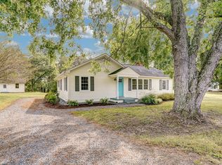 749 Johns Neck Rd, Weems, VA 22576