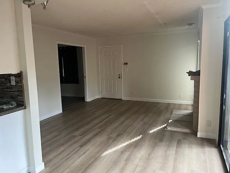 1001 La Terrace Cir — Photo 15