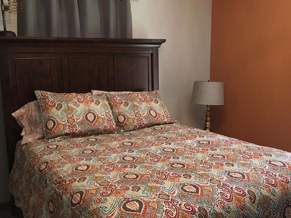 QUEEN BED--STORAGE