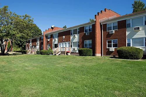 Village Crest Apartments Photo 1