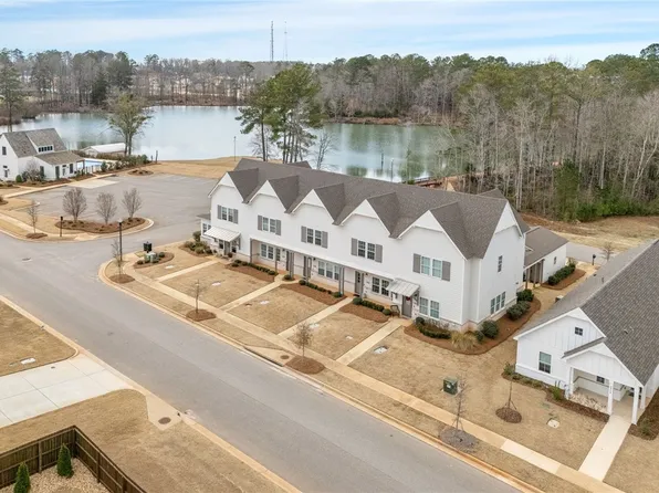 2260 Lakeview Dr, Opelika, AL 36801