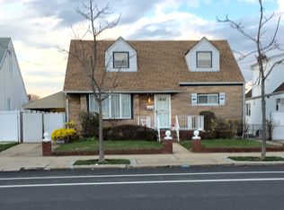 8911 157th Ave, Howard Beach, NY 11414