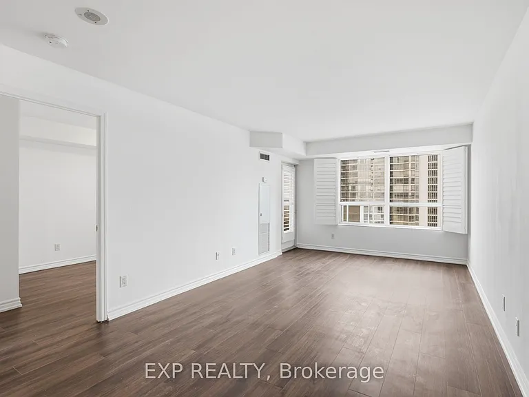 25 Kingsbridge Garden Cir #2120 — Photo 13