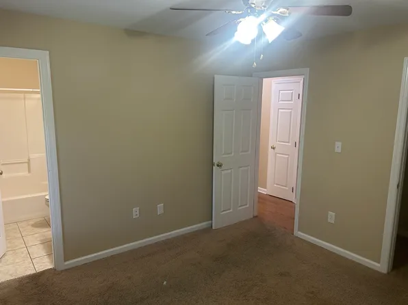 225 Herbst Rd APT 12, Coraopolis, PA 15108
