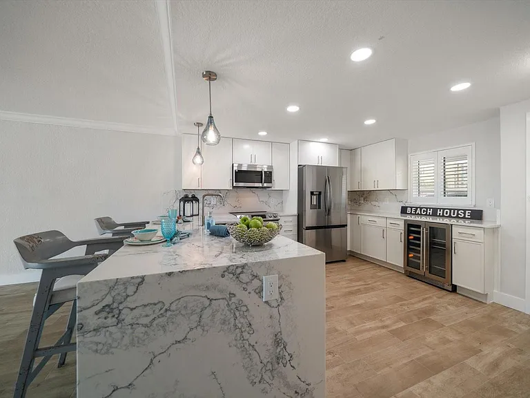 825 S Gulfview Blvd #104 — Photo 4