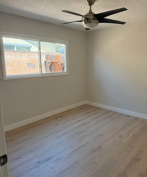 24036 Kittridge St — Photo 17