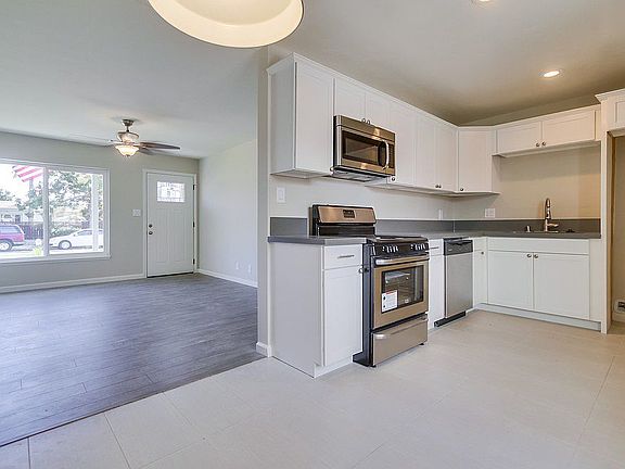 5th image of 1006 Capistrano Dr