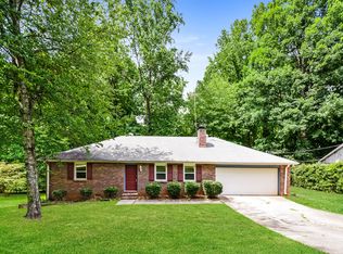 310 Victoria Dr, Ellenwood, GA 30294