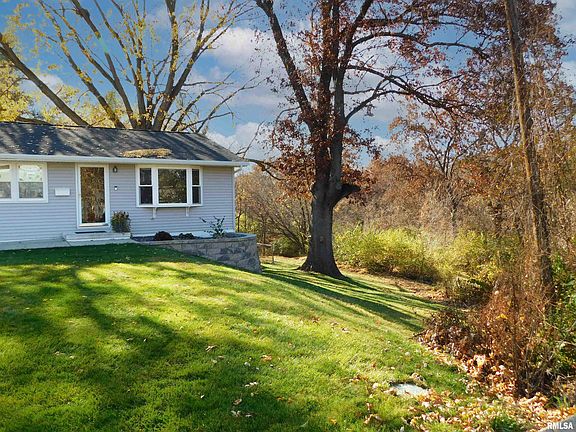 2nd image of 138 W Paradise Ct
