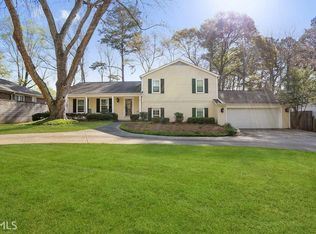 5633 Roberts Dr, Dunwoody, GA 30338