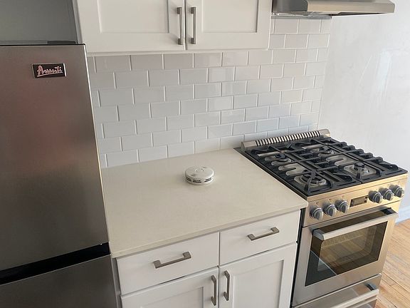 4th image of 600 S Logan St APT 5