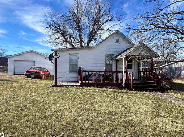 104 Plank St, Pulaski, IA 52584