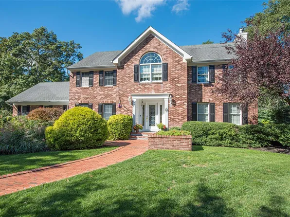 1 Steven Court, Mount Sinai, NY 11766