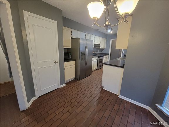4th image of 4161 Denton Dr