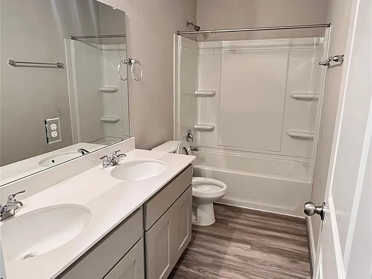 600D Knopper St — Photo 14