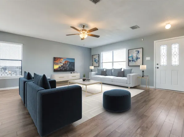 10129 Chapel Hill Ct, Fort Worth, TX 76116