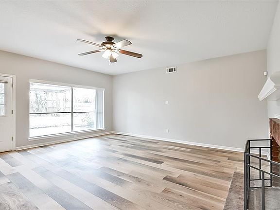 5th image of 1026 Long Prairie Dr
