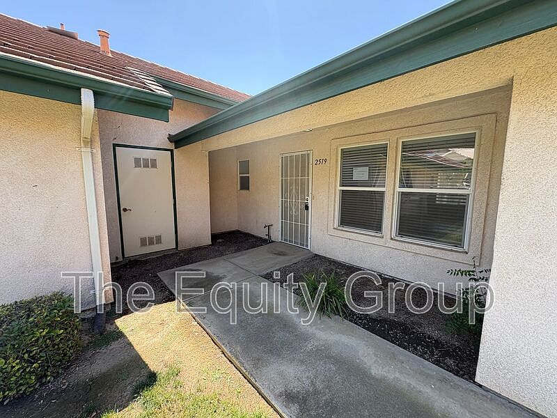 1st image of 2519 W Oriole Ave