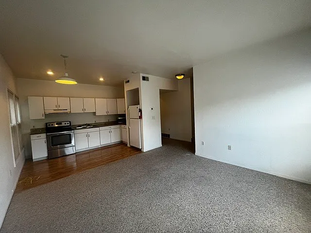 795 Elmwood Ave — Photo 2