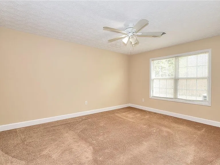 453 Tara Commons Cir — Photo 9