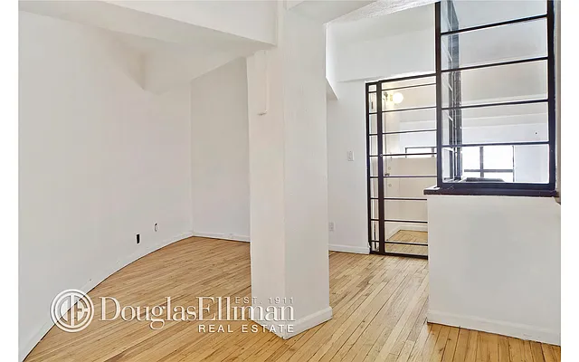 Sold by Douglas Elliman | media 24