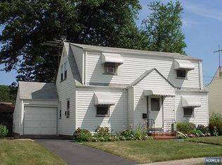 185 Lincoln Ave, Elmwood Park, NJ 07407