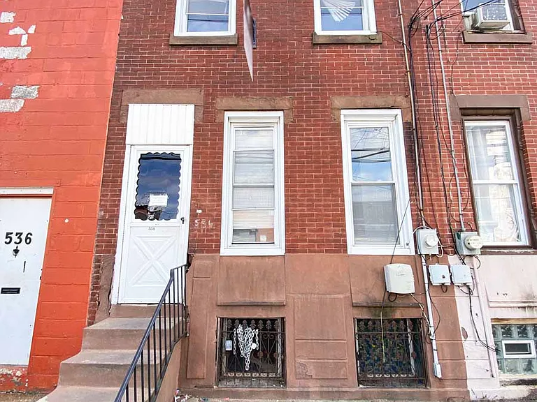 534 E Indiana Ave — Photo 27