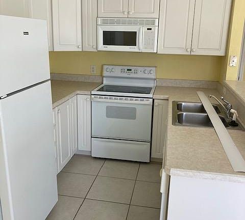 4th image of 3206 S Atlantic Ave