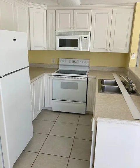 3206 S Atlantic Ave — Photo 4