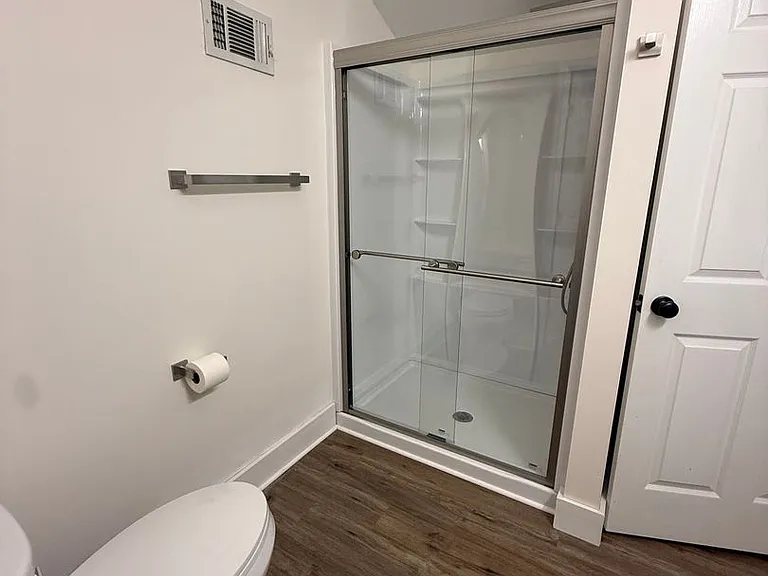 414 Center Ave — Photo 9