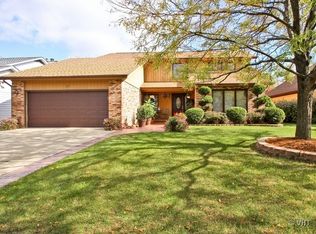 207 Neil Ave, Mount Prospect, IL 60056