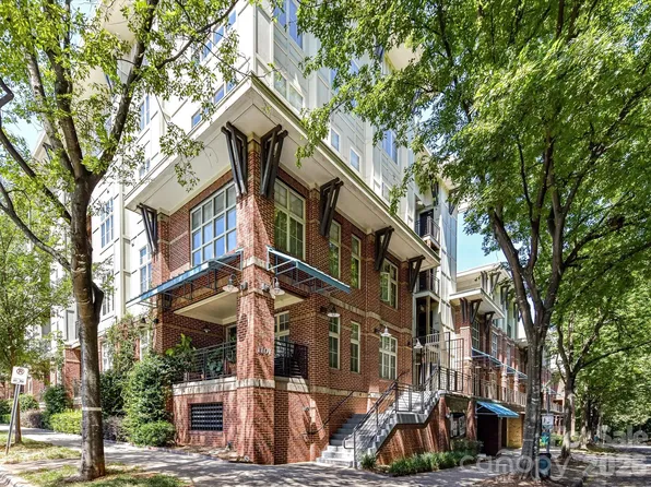 1101 W 1st St APT 302, Charlotte, NC 28202