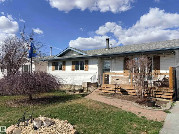 5132 54th Ave, Mundare, AB T0B 3H0