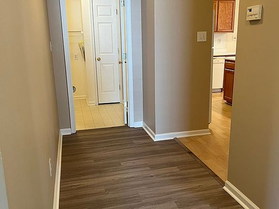 4th image of 162 Springwood Ln