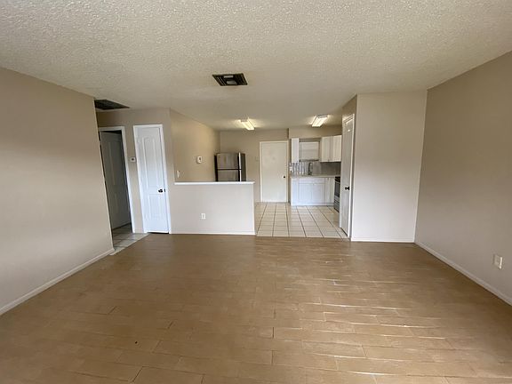 4th image of 15677 Morgan St